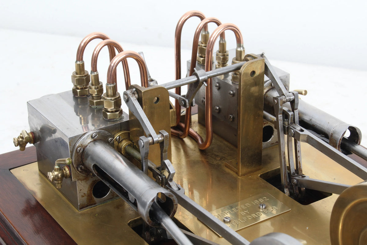 Twin cylinder horizontal mill engine with reversing gear