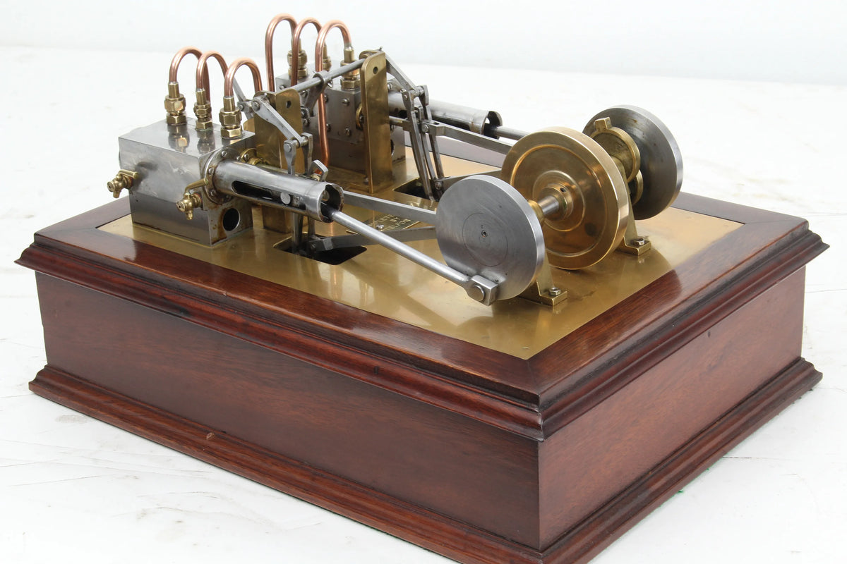 Twin cylinder horizontal mill engine with reversing gear