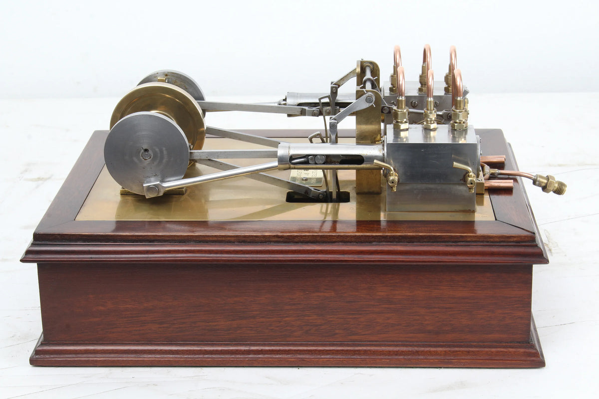 Twin cylinder horizontal mill engine with reversing gear