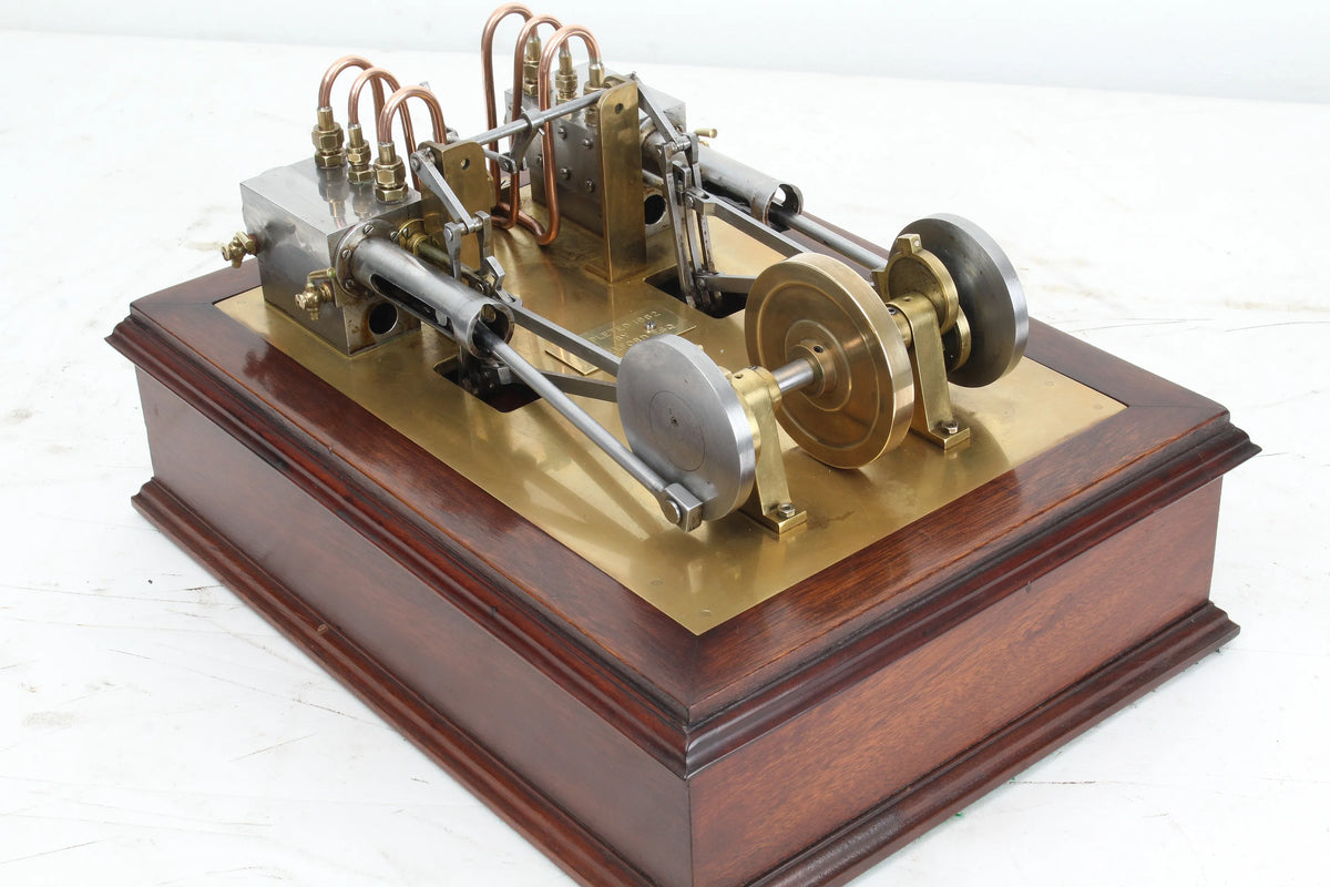 Twin cylinder horizontal mill engine with reversing gear