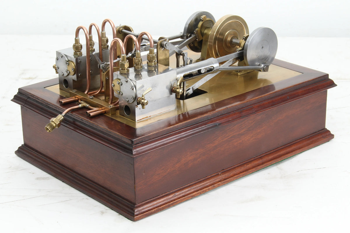 Twin cylinder horizontal mill engine with reversing gear