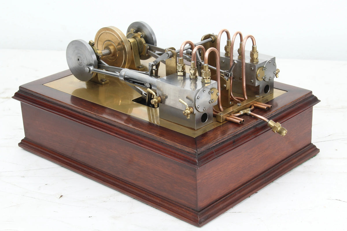 Twin cylinder horizontal mill engine with reversing gear