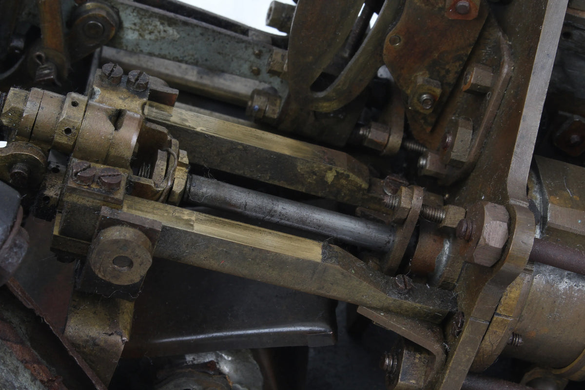 Compound diagonal engine