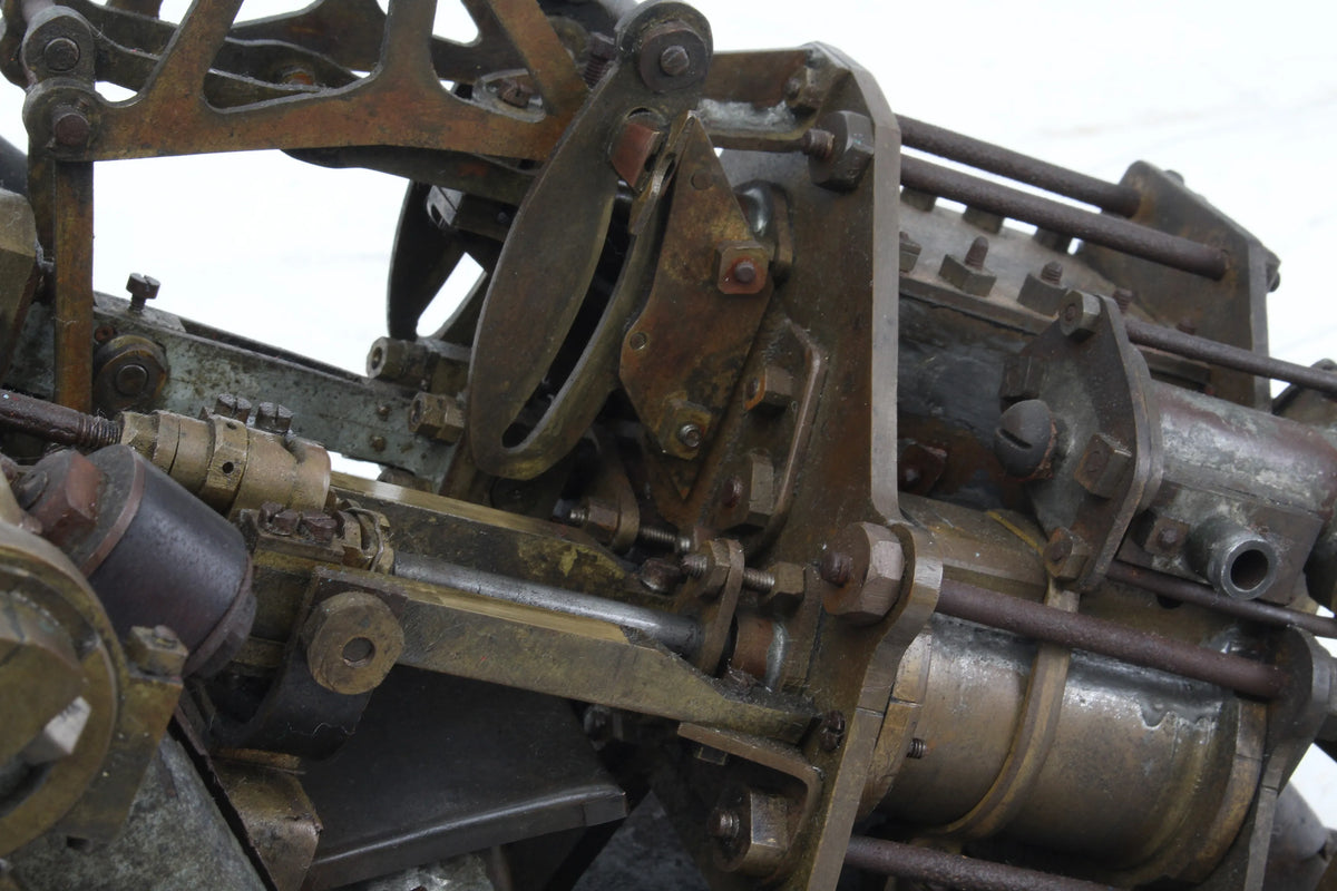 Compound diagonal engine