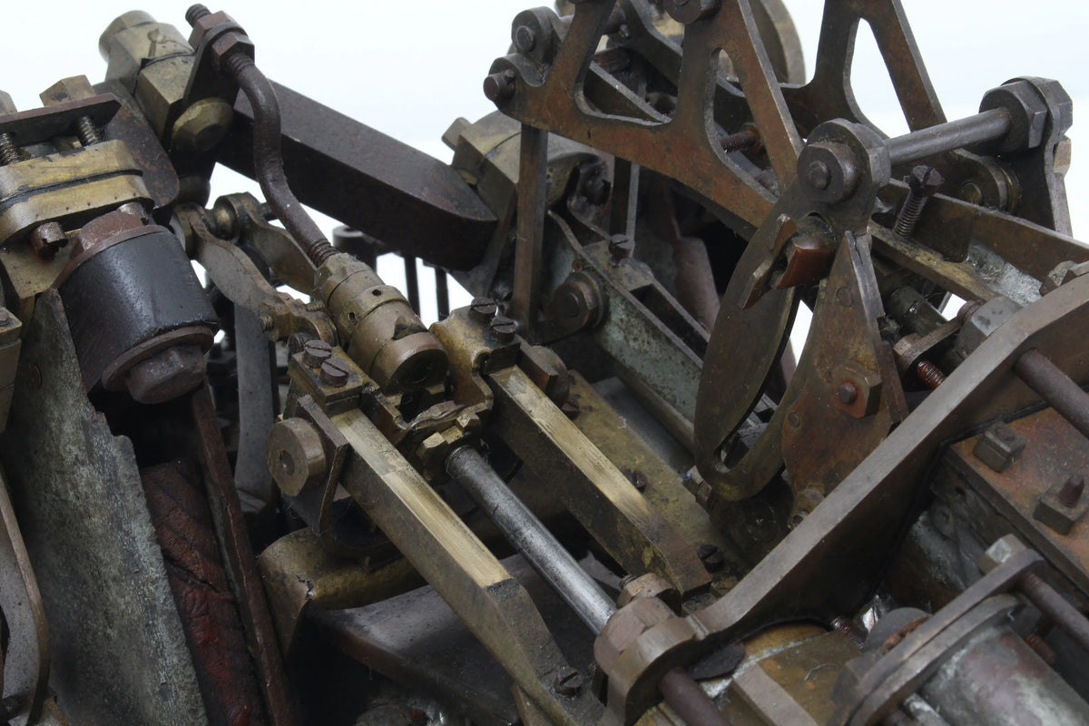 Compound diagonal engine
