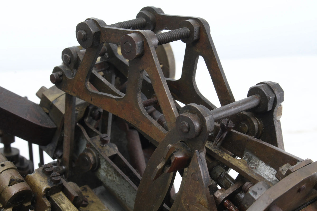 Compound diagonal engine