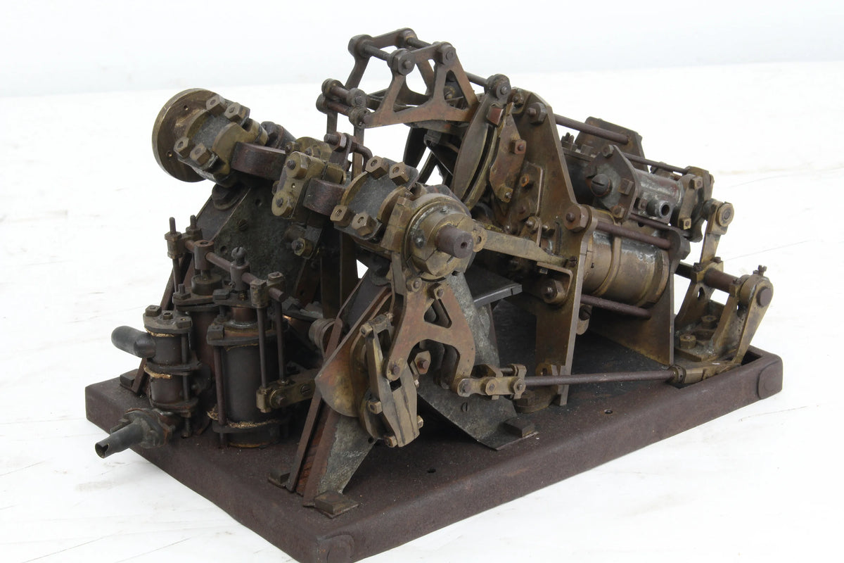 Compound diagonal engine