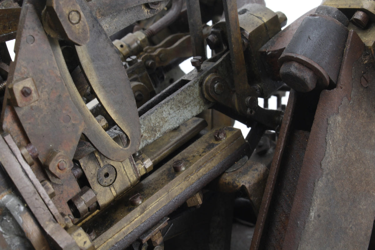 Compound diagonal engine