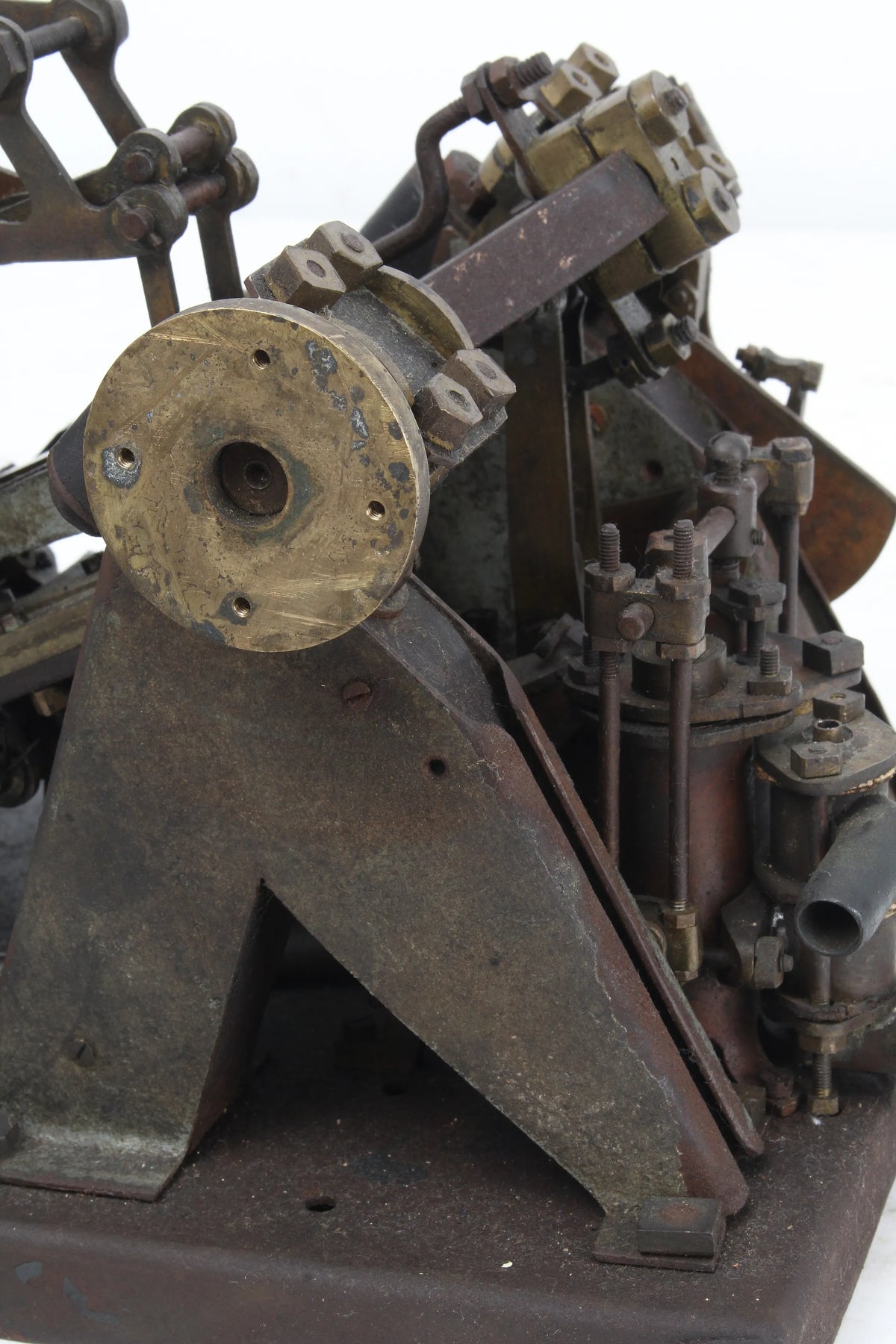 Compound diagonal engine