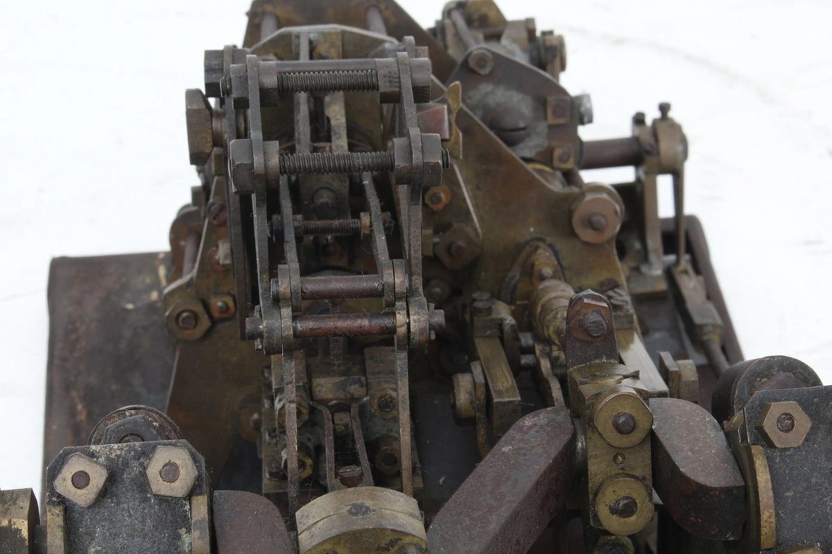 Compound diagonal engine