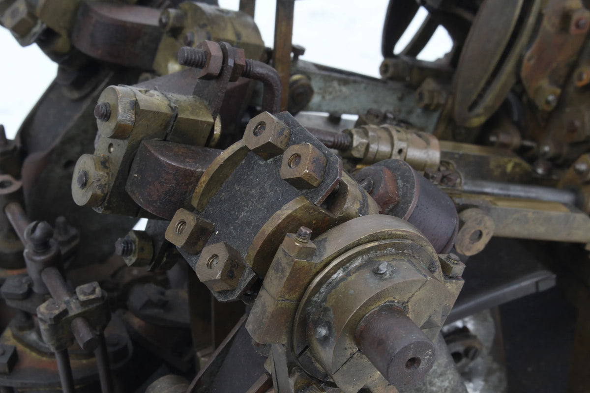 Compound diagonal engine