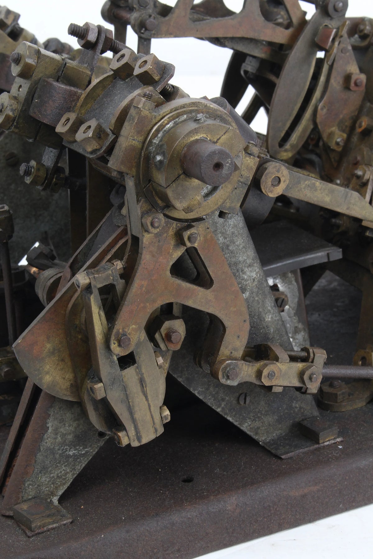 Compound diagonal engine
