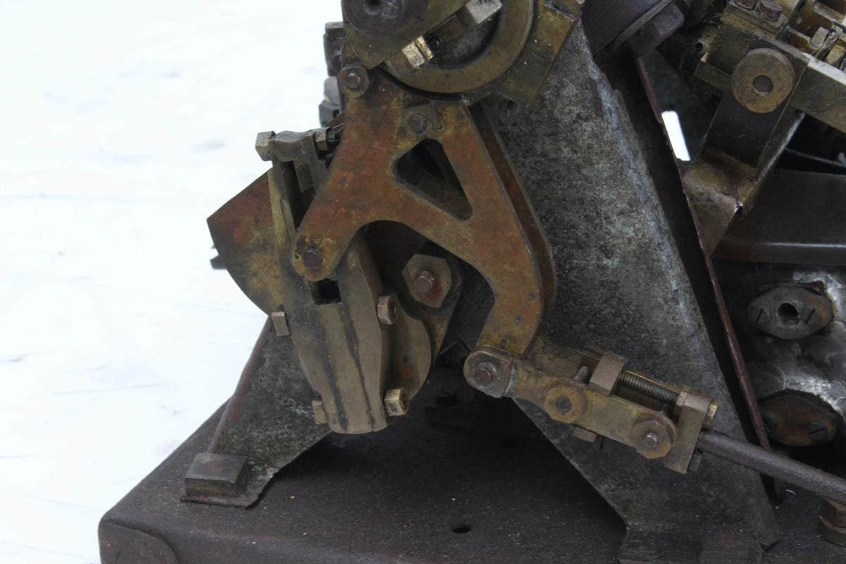 Compound diagonal engine