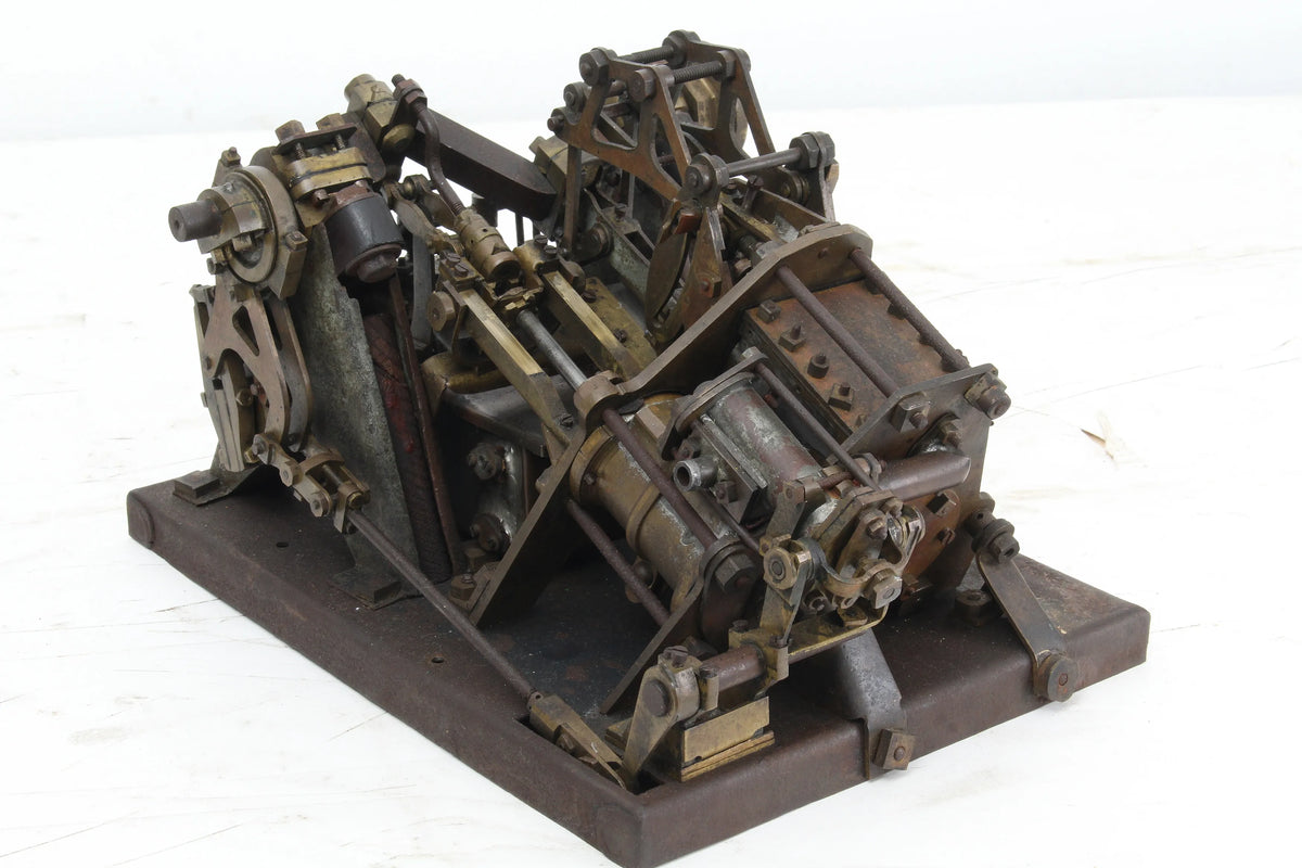 Compound diagonal engine