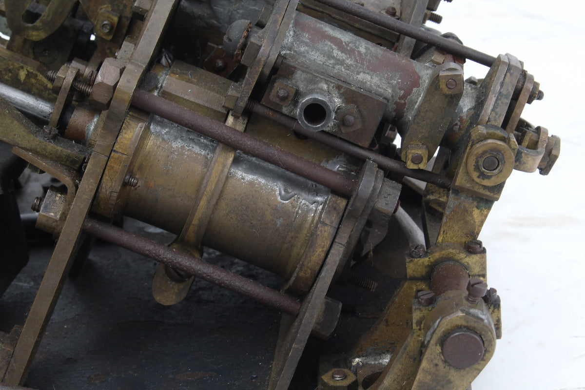 Compound diagonal engine