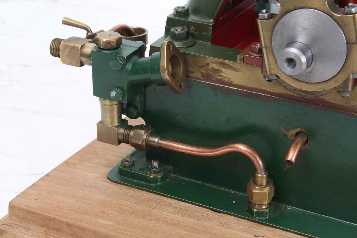 Large single cylinder vertical steam engine