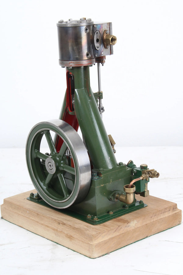 Large single cylinder vertical steam engine - Station Road Steam