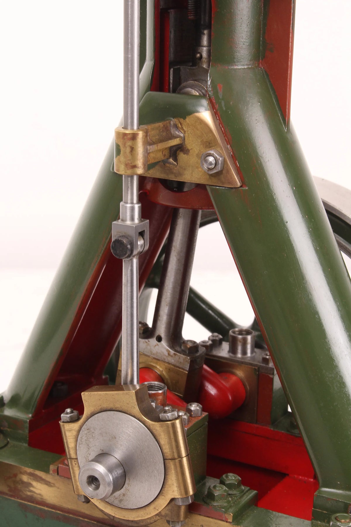 Large single cylinder vertical steam engine