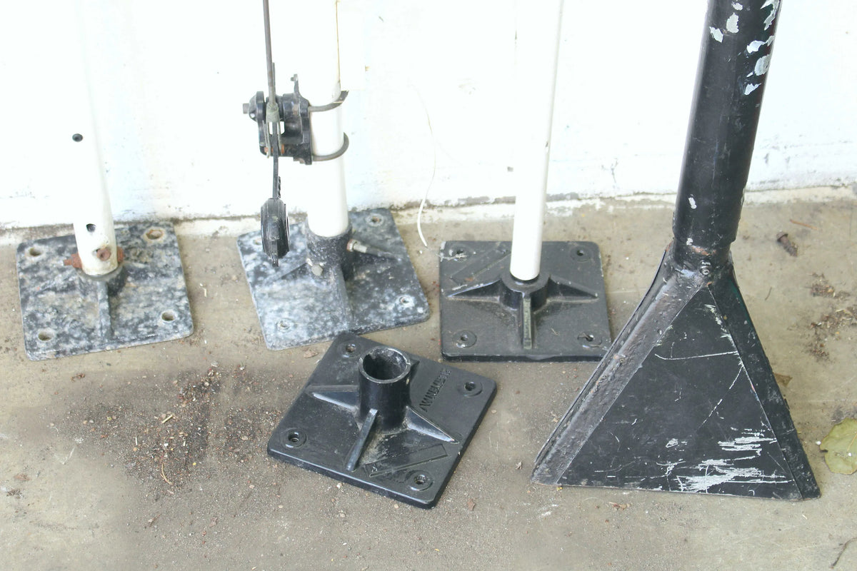 Lower quadrant home signal & various cast signs - Stock code 8487