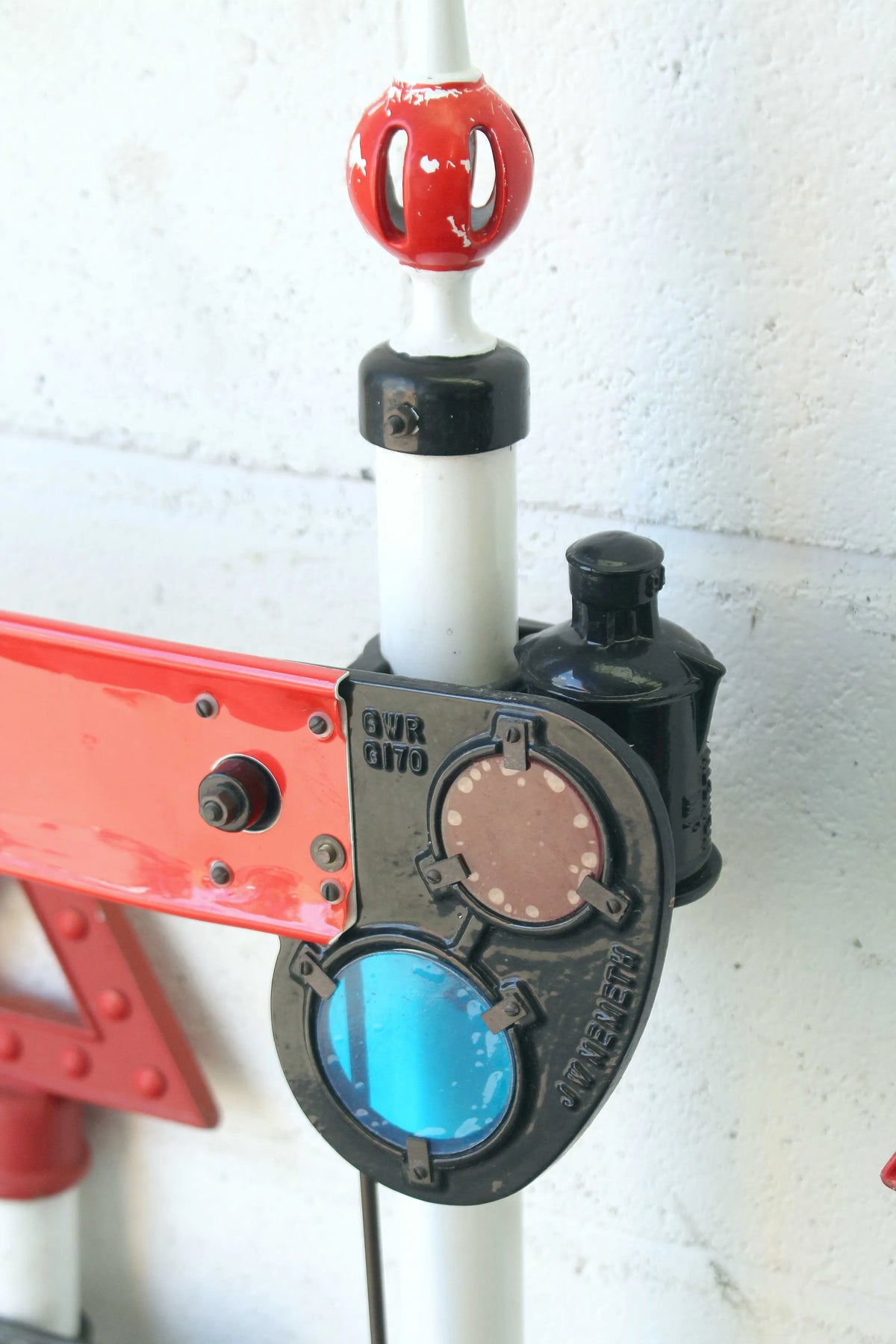 Lower quadrant home signal & various cast signs - Stock code 8487