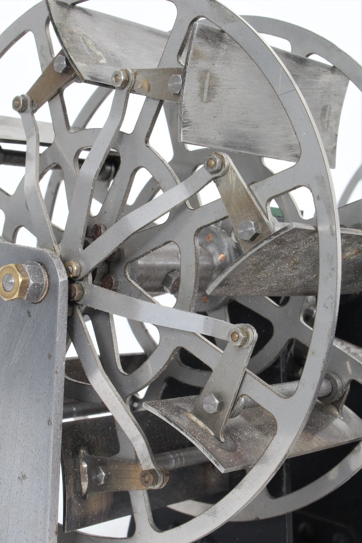 Diagonal paddle engine