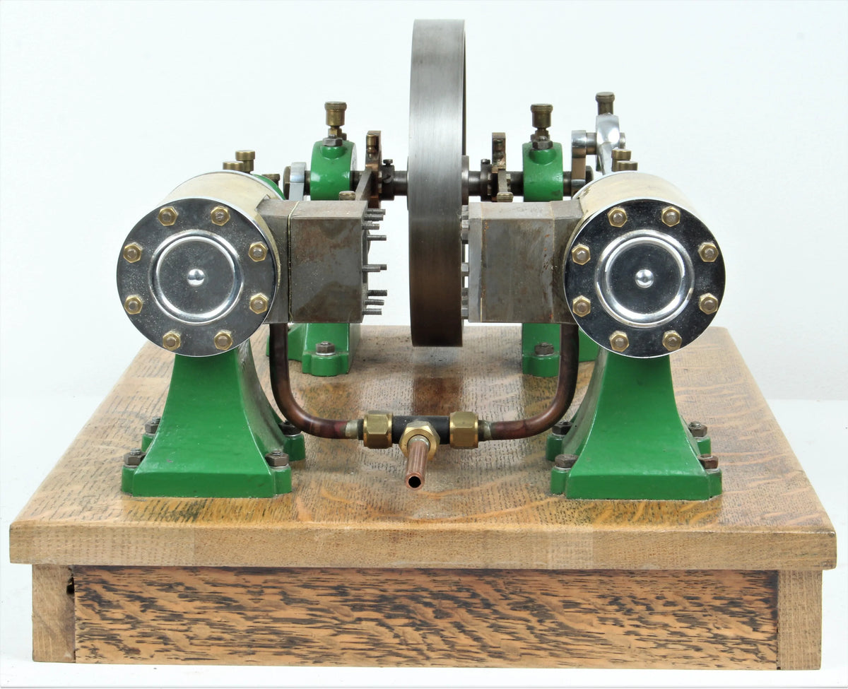 Large twin cylinder mill engine