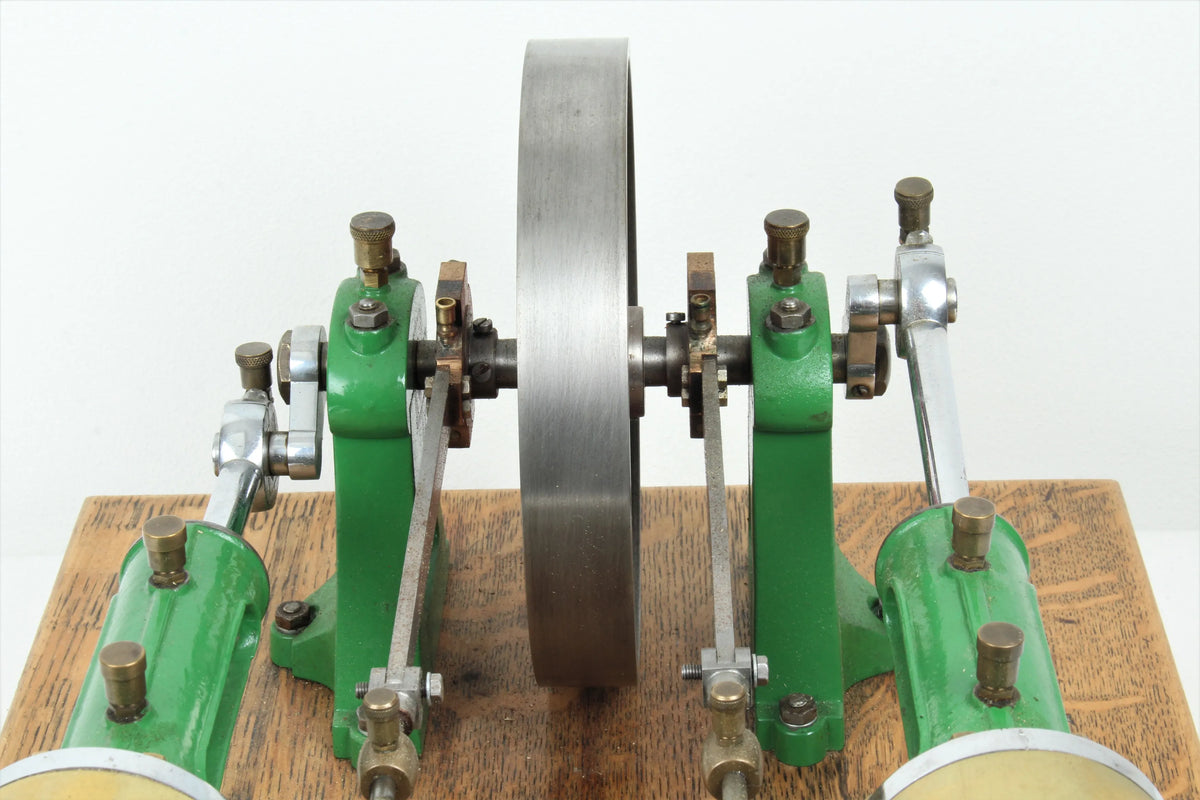 Large twin cylinder mill engine