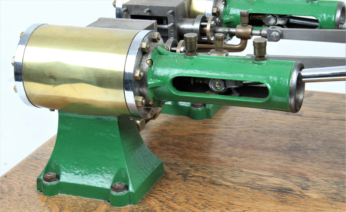 Large twin cylinder mill engine