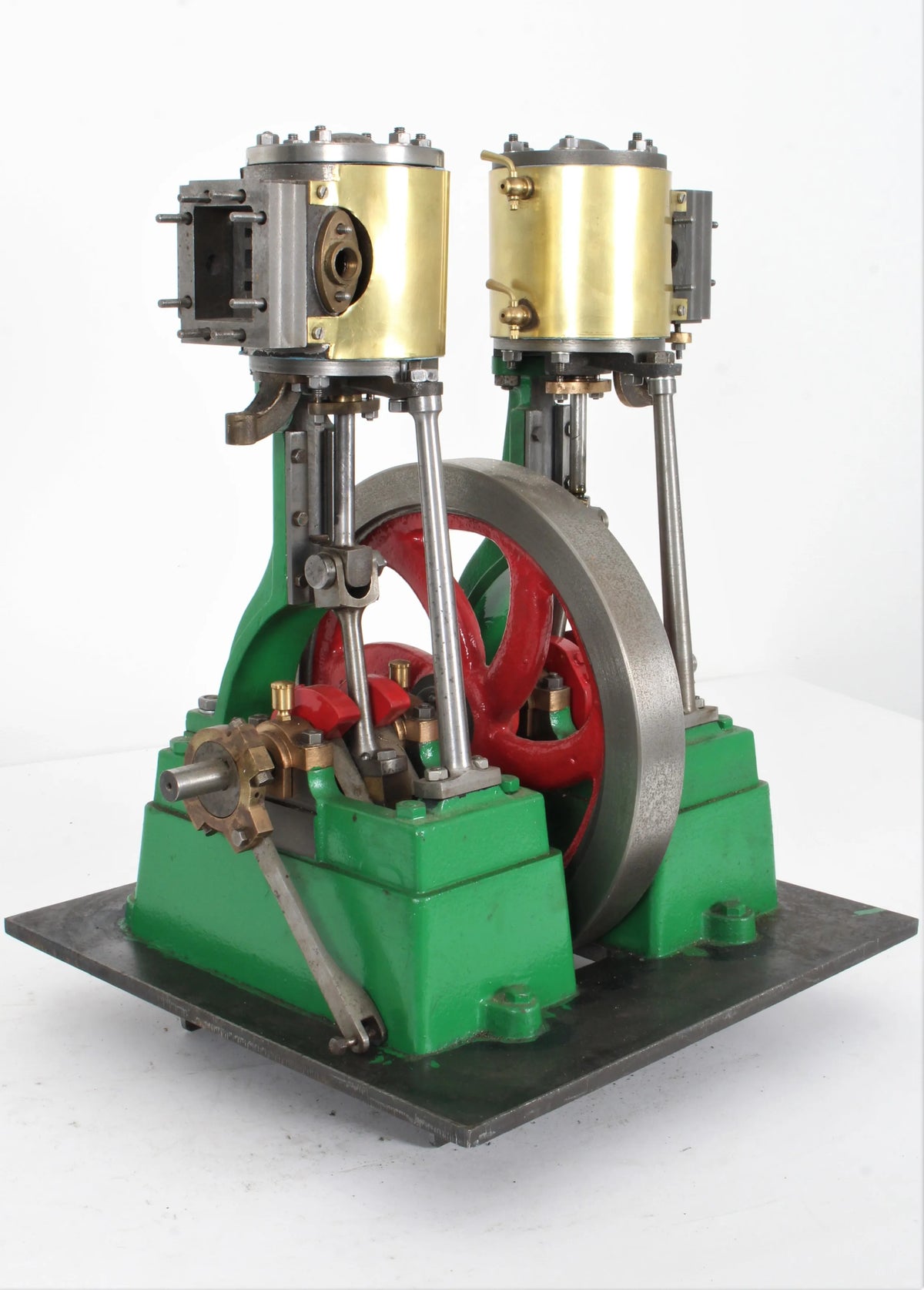 Twin Stuart No.1 vertical engines on base