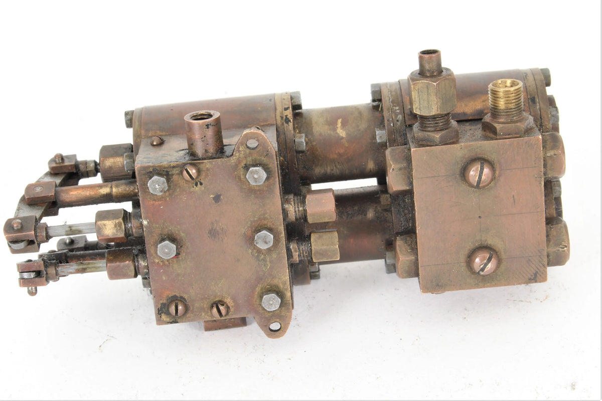 Twin cylinder boiler feed pump