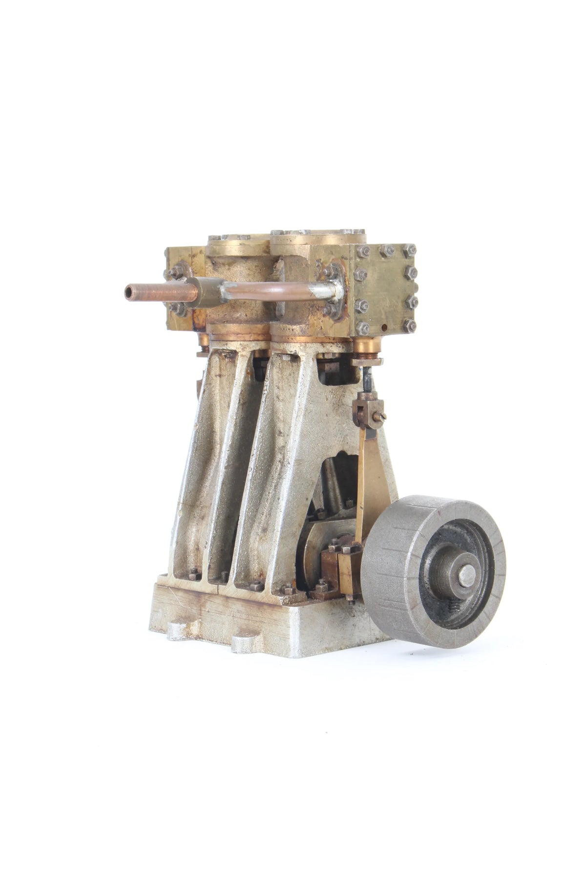 Twin cylinder vertical engine