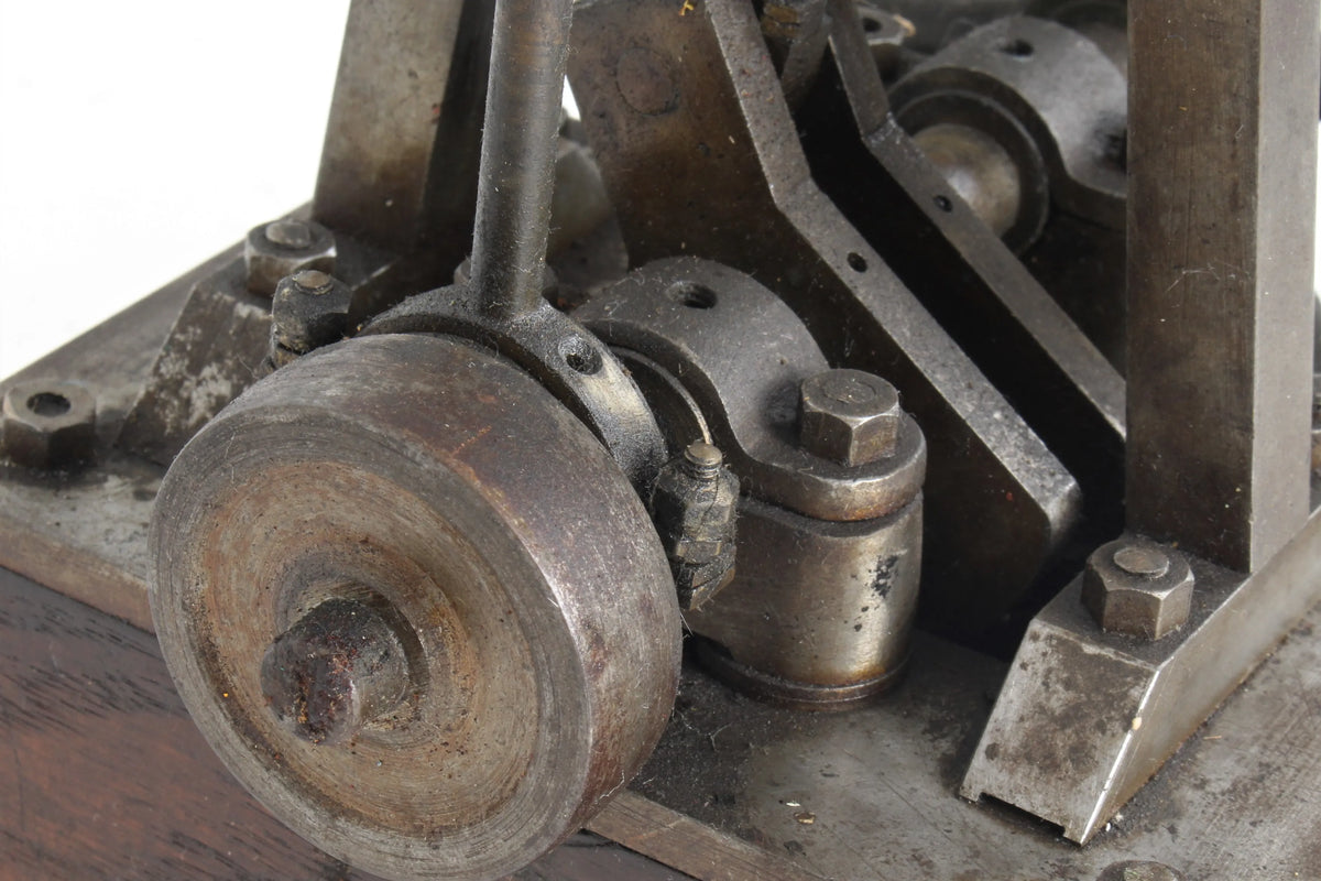 Vintage vertical engine