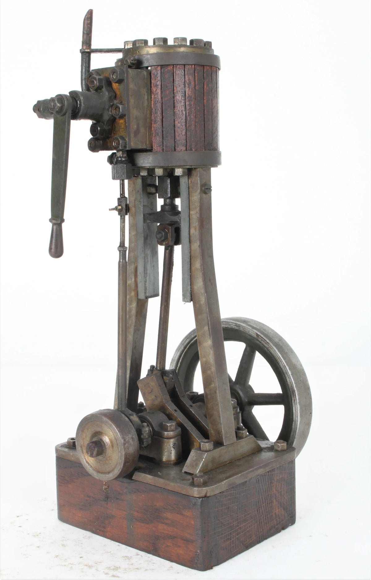 Vintage vertical engine
