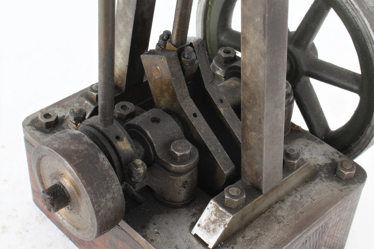 Vintage vertical engine