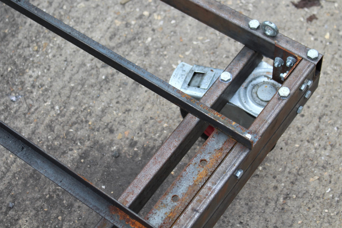 7 1/4 inch gauge locomotive stand