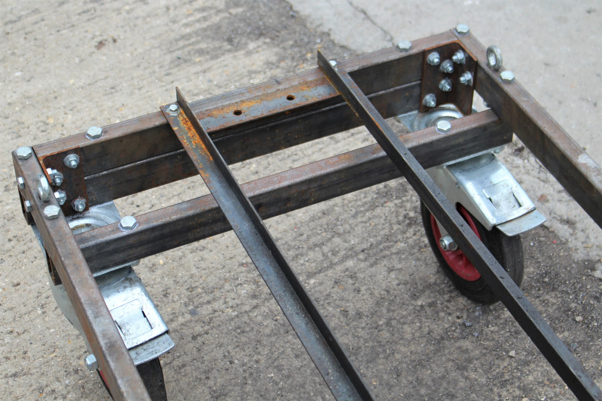 7 1/4 inch gauge locomotive stand