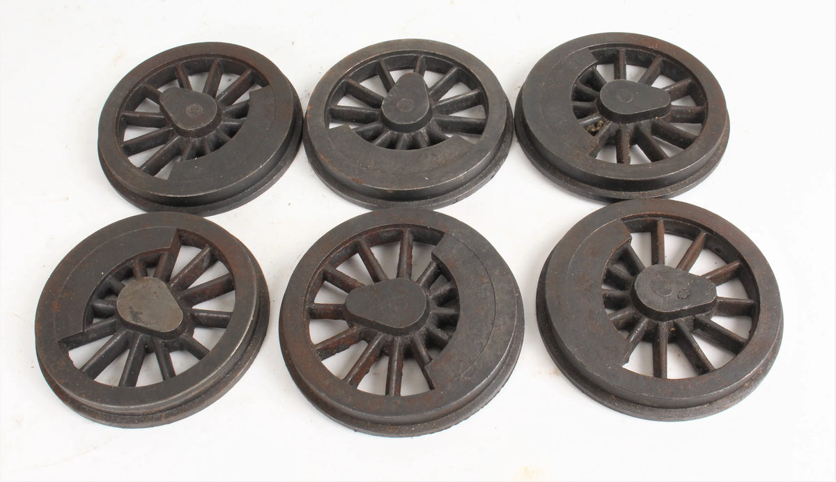Set of six driving wheel castings