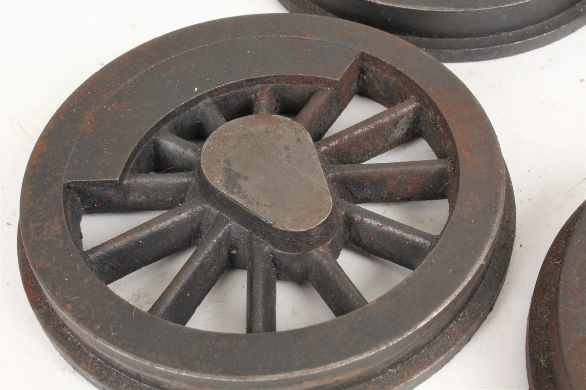 Set of six driving wheel castings