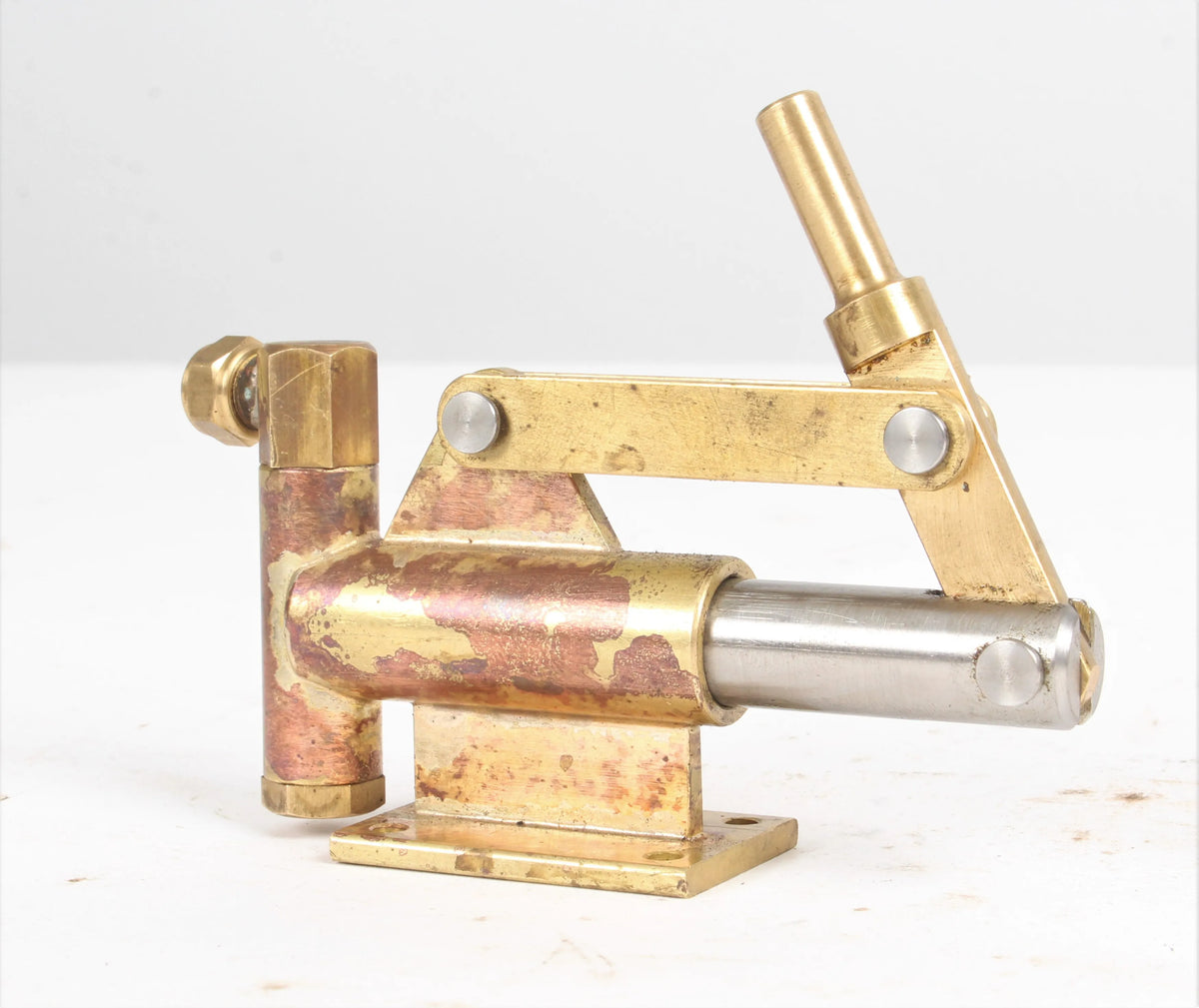 Hand pump
