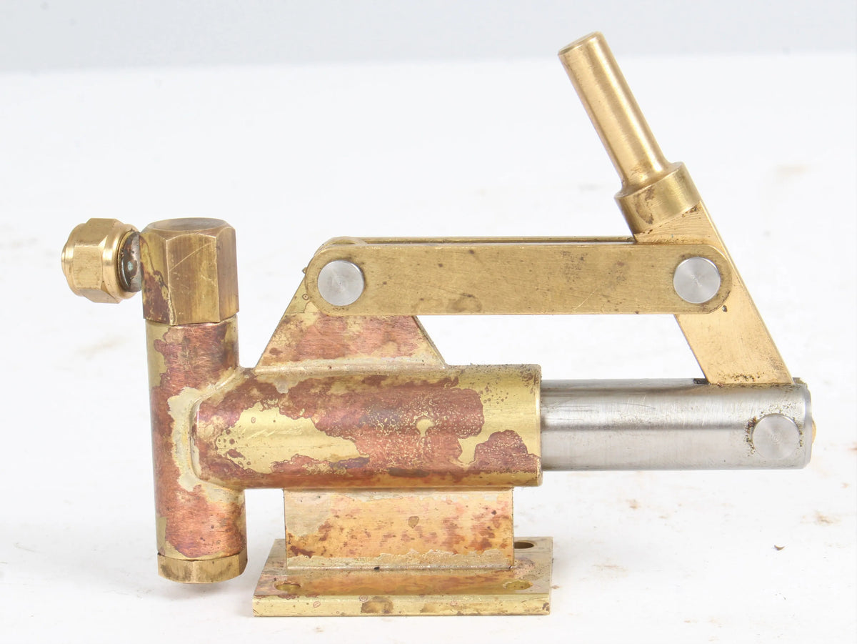 Hand pump