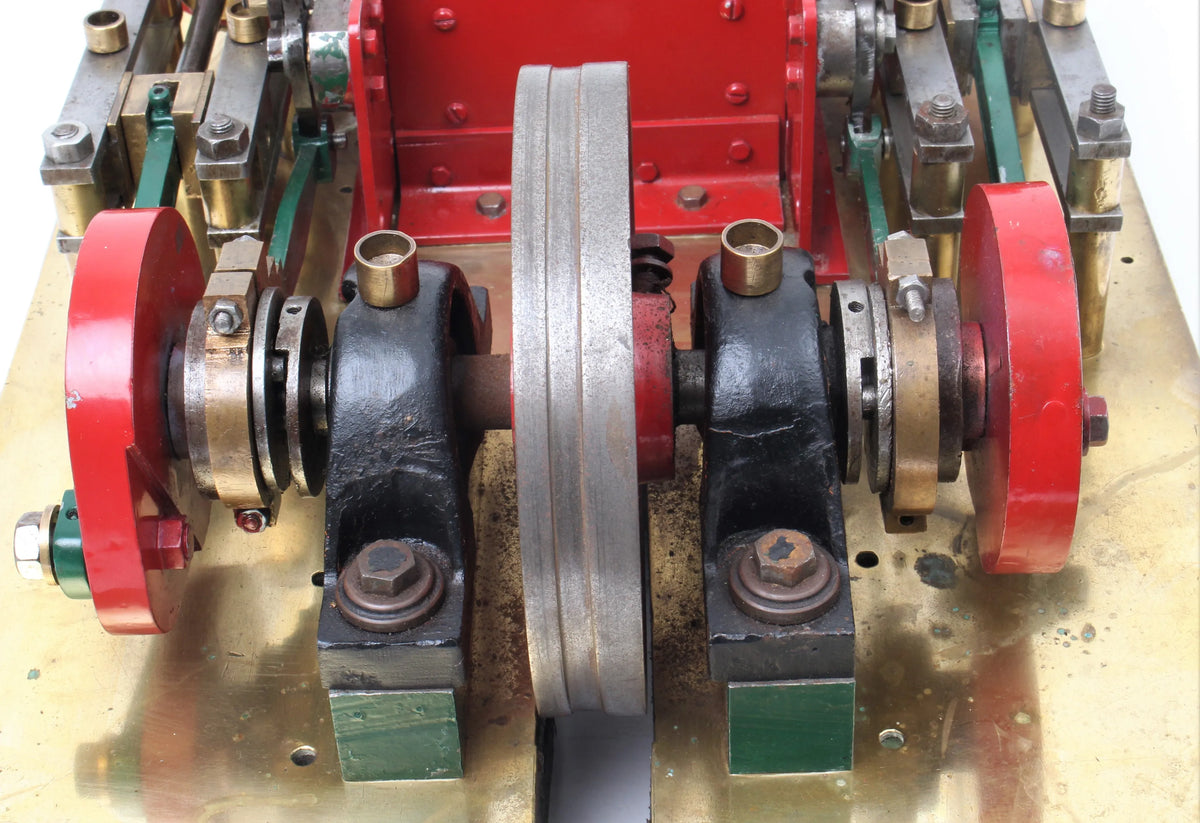 Scratch-built twin cylinder mill engine