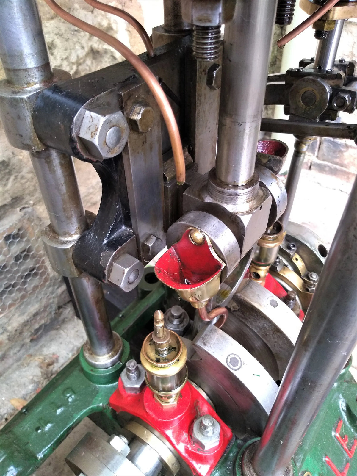 Drysdale vertical engine with reversing gear