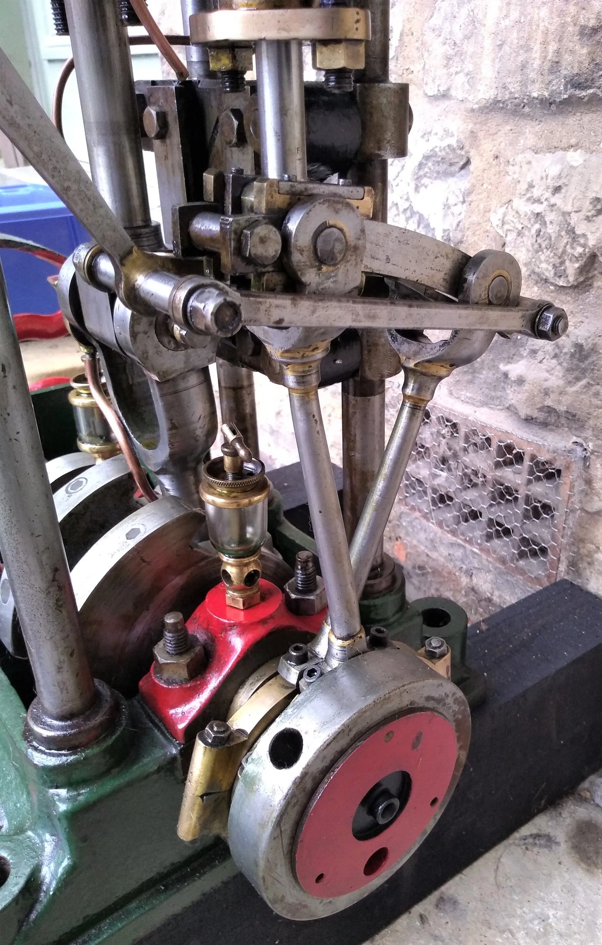 Drysdale vertical engine with reversing gear