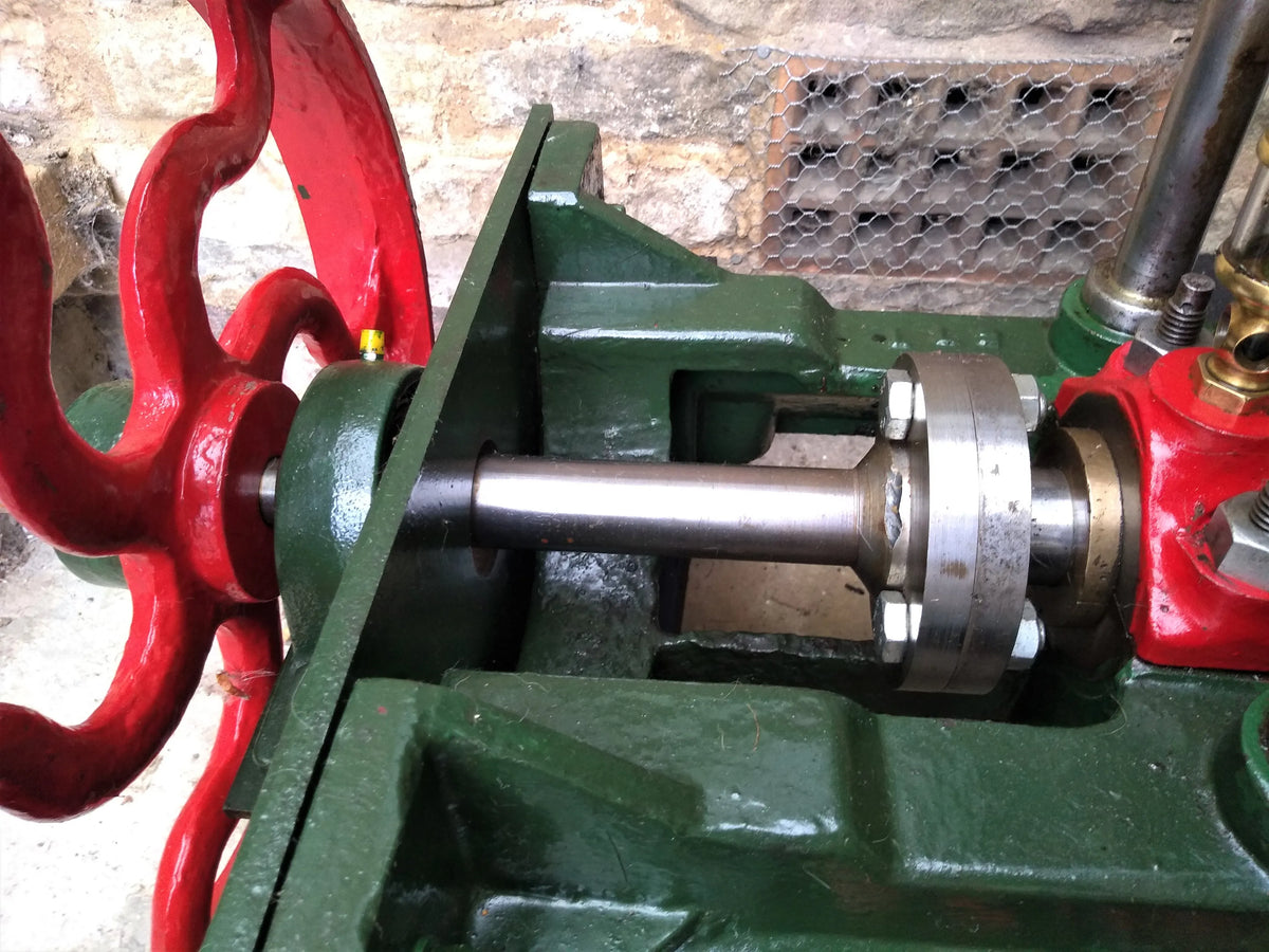 Drysdale vertical engine with reversing gear
