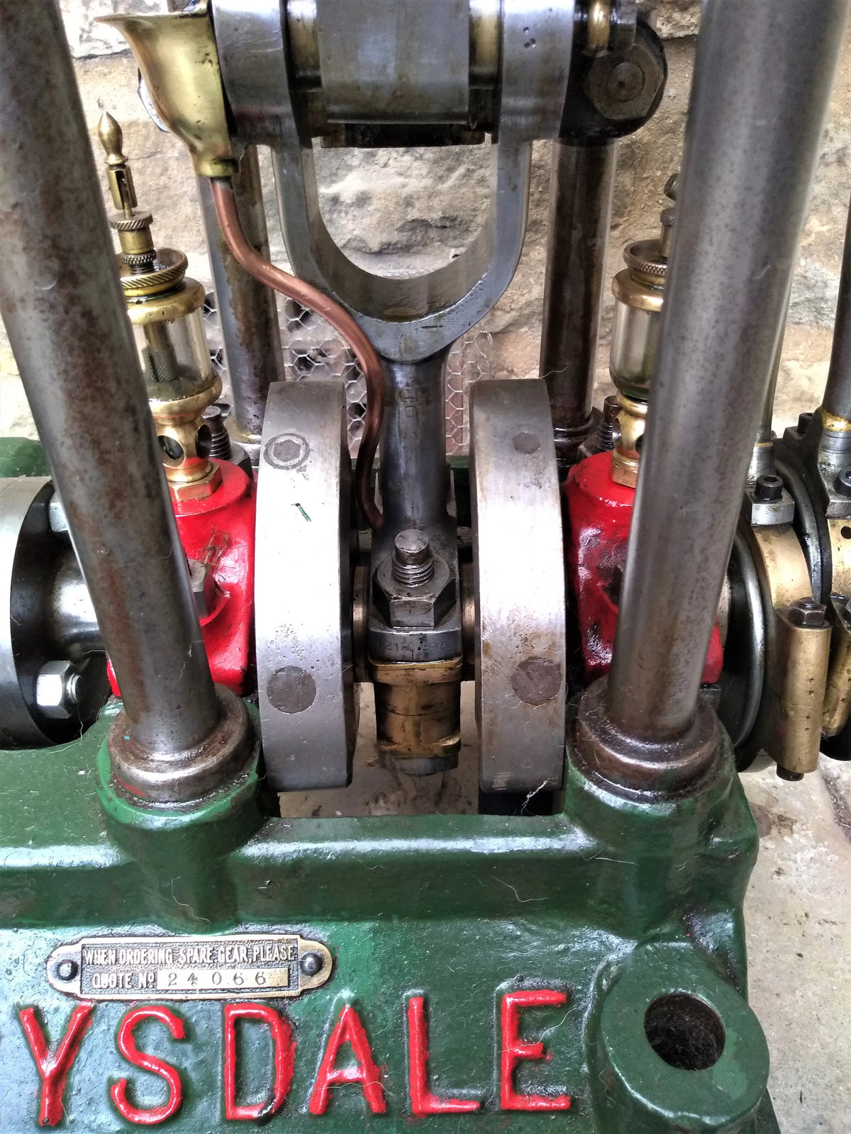 Drysdale vertical engine with reversing gear
