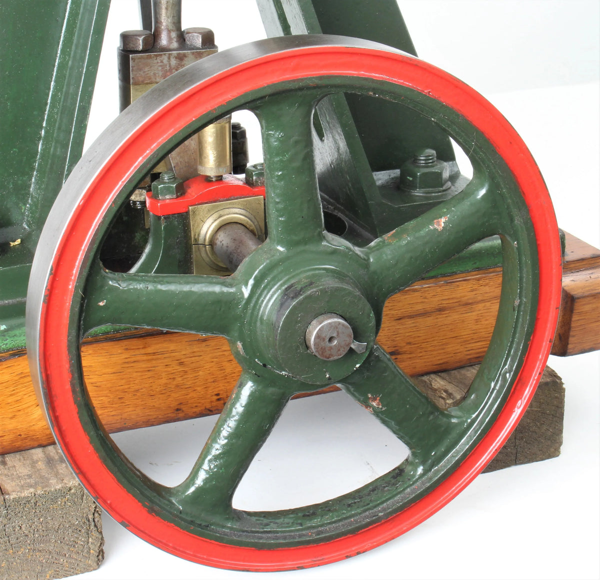 Vintage vertical engine
