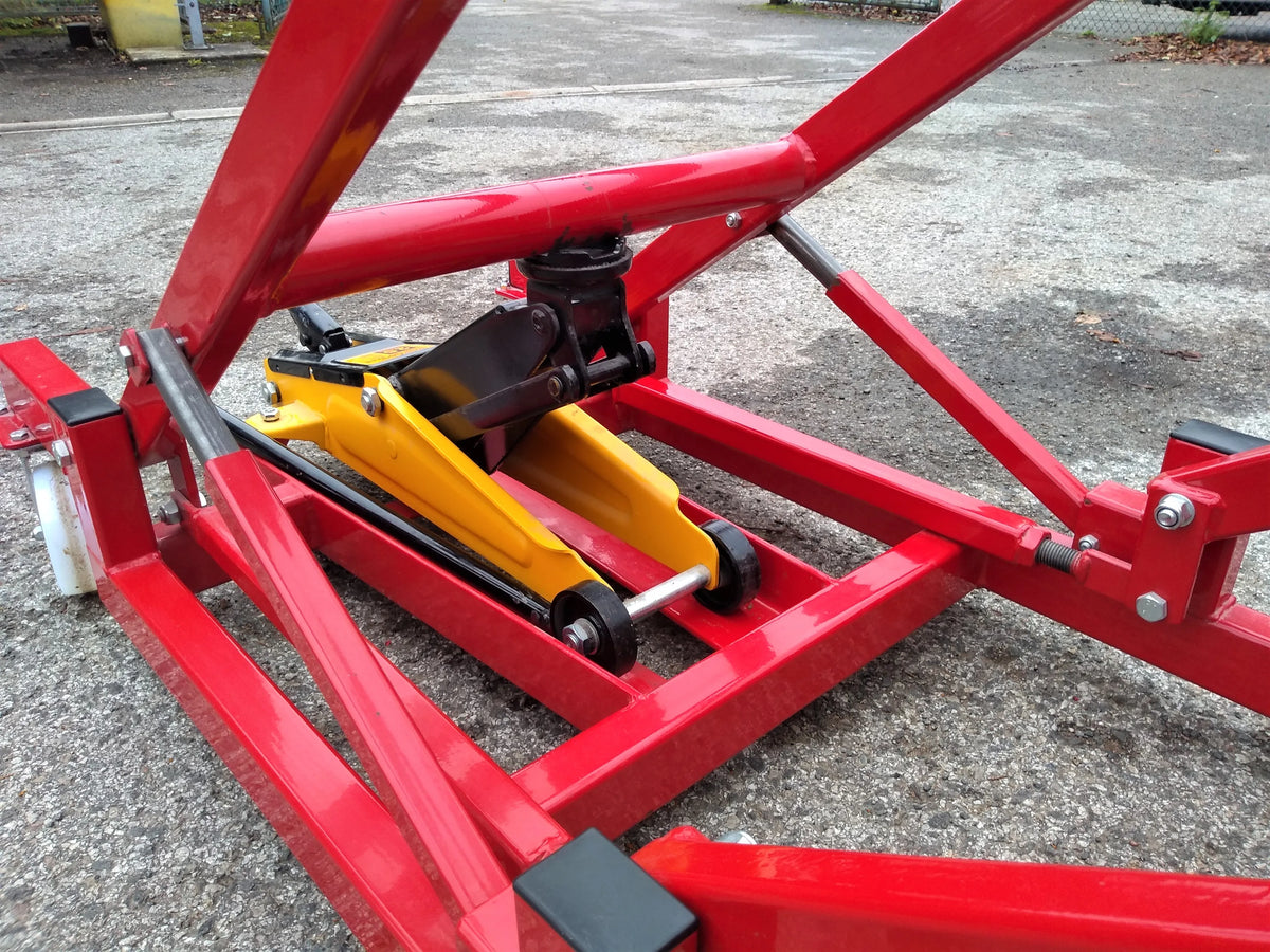 Hydraulic locomotive lift