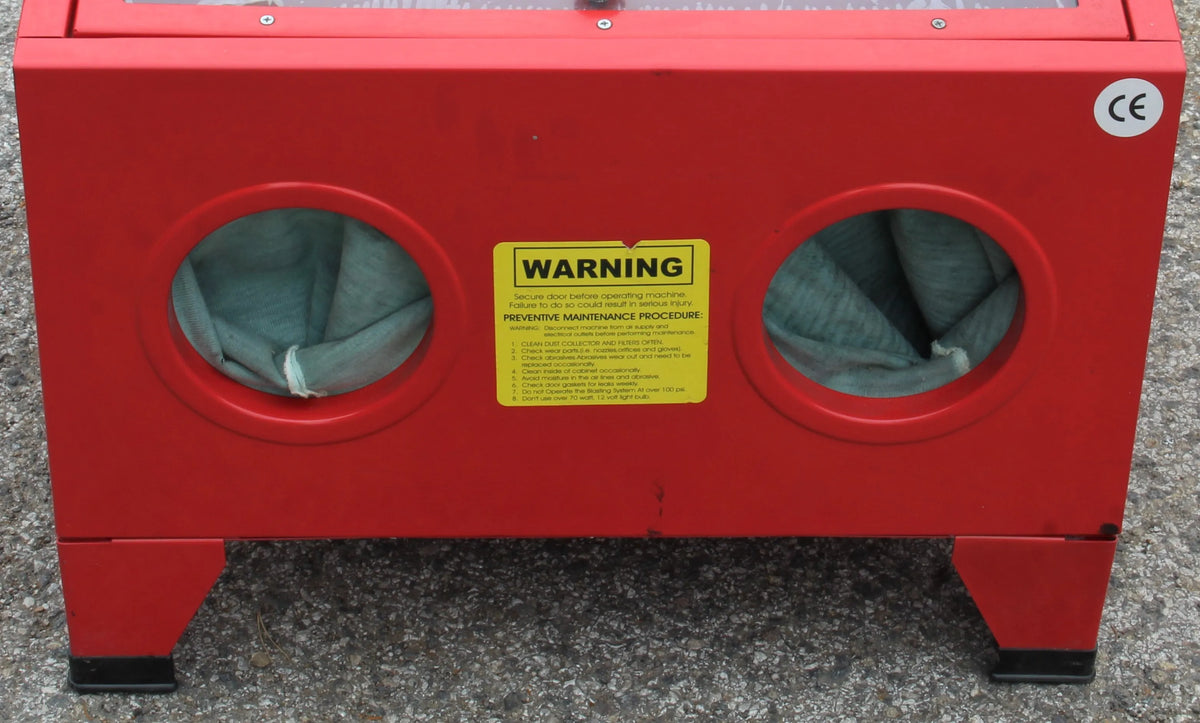 Bench mounted blast cabinet