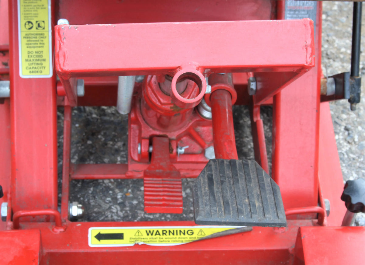 Small hydraulic lift bench