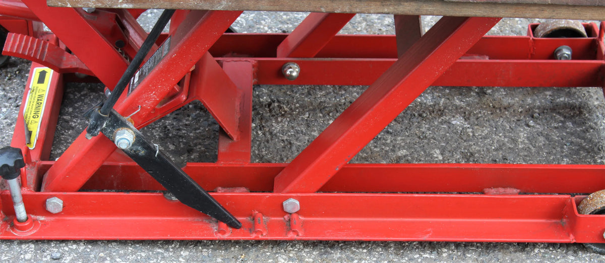 Small hydraulic lift bench